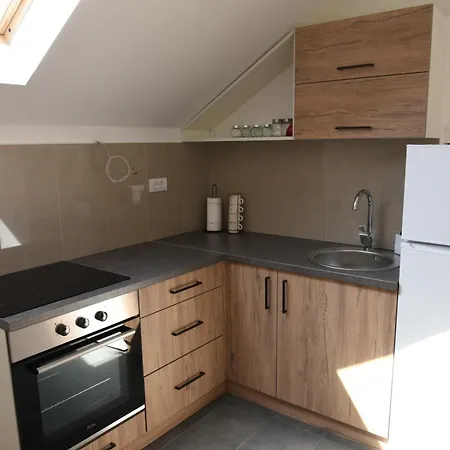 L&l Apartman-besplatan Parking, Wifi, Centar *