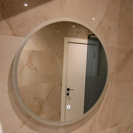 Apartment L&l Apartman-besplatan Parking, Wifi, Centar