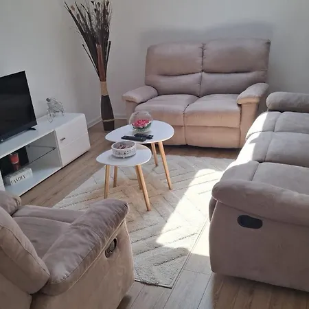 Apartment L&l Apartman-besplatan Parking, Wifi, Centar *