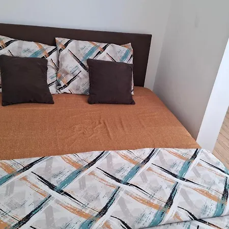 L&l Apartman-besplatan Parking, Wifi, Centar